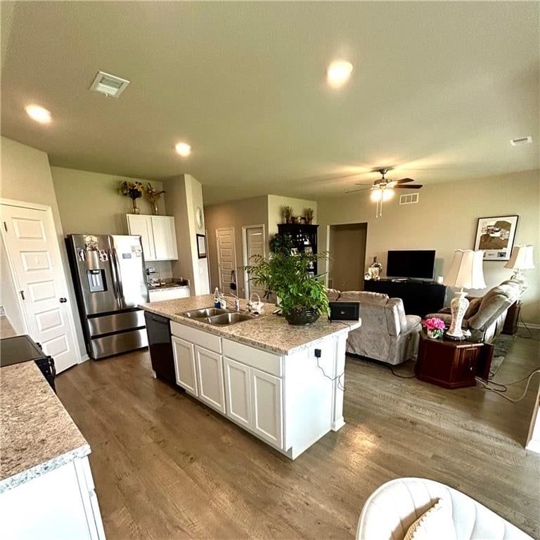640 Lanesfield Street — photo 4