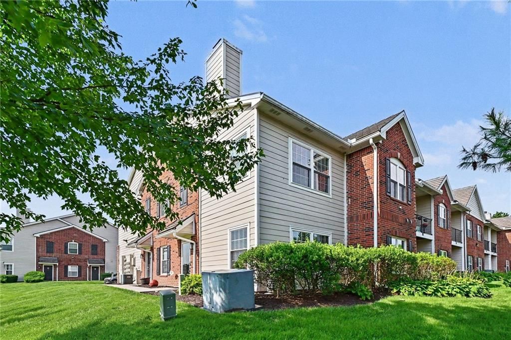 11607 Tomahawk Creek Parkway — photo 21