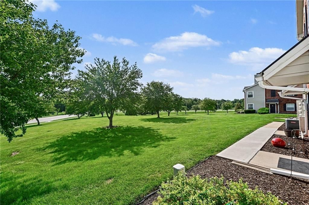 11607 Tomahawk Creek Parkway — photo 24