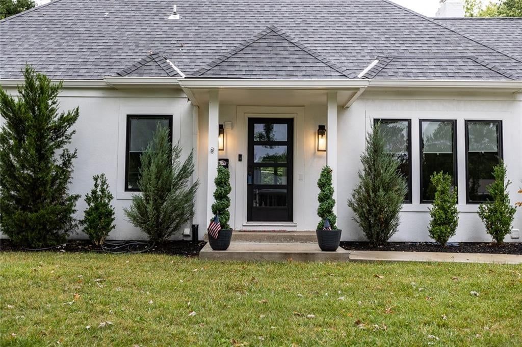 Photo 6 of 50, 9738 Howe Drive, Overland Park, KS 66206