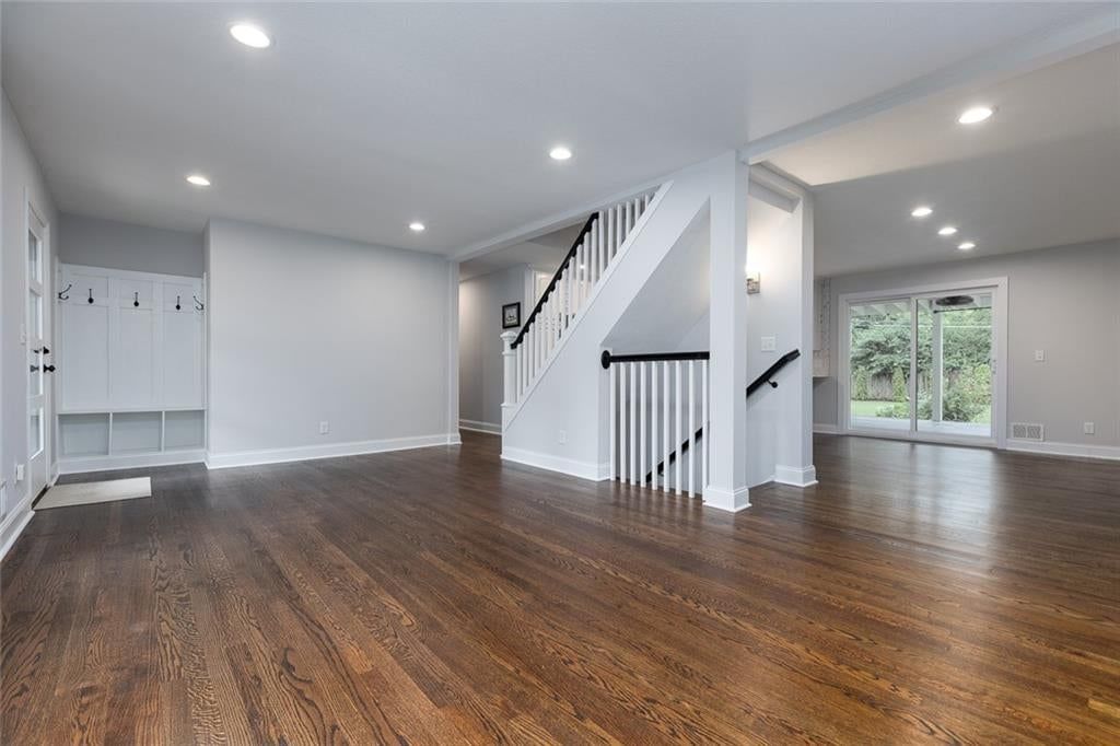 Photo 9 of 50 - 9738 Howe Drive, Overland Park, KS 66206