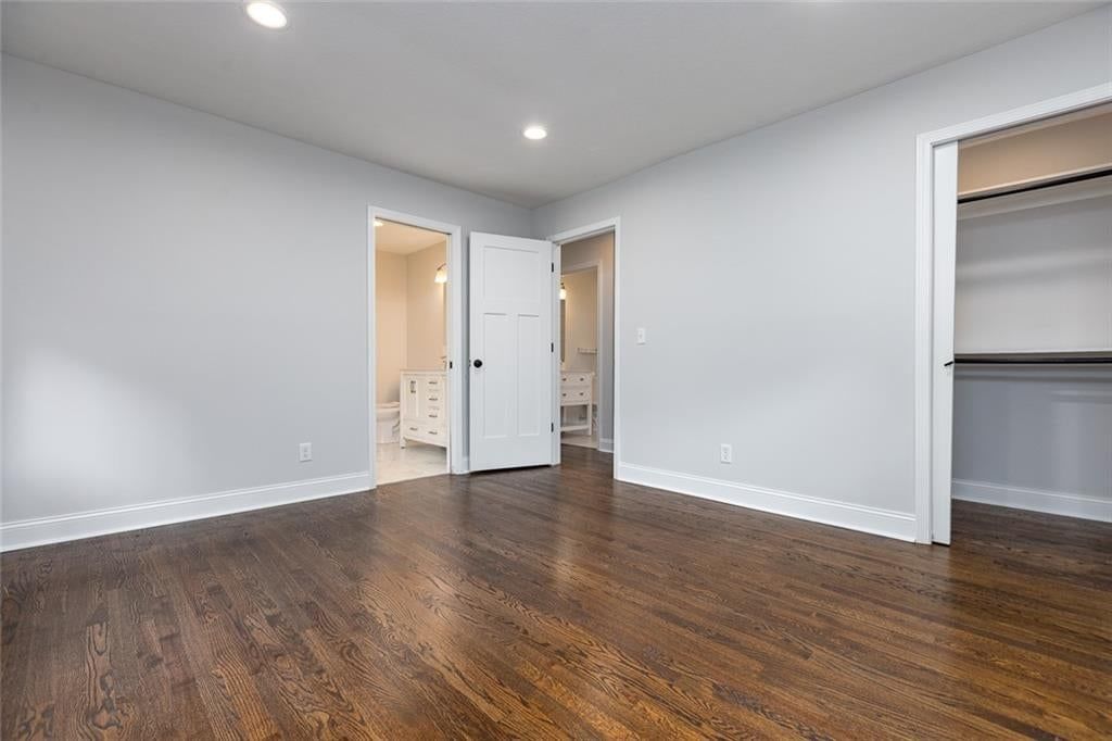 Photo 19 of 50 - 9738 Howe Drive, Overland Park, KS 66206