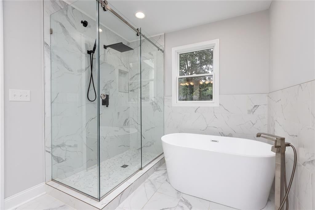 Photo 22 of 50 - 9738 Howe Drive, Overland Park, KS 66206