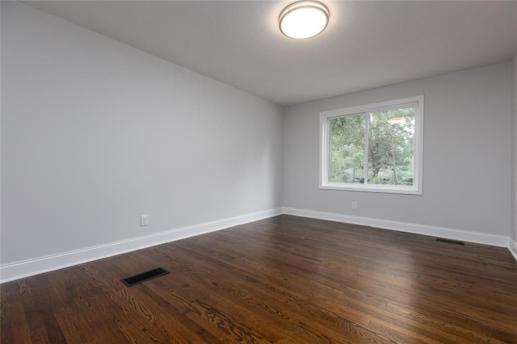 Photo 26 of 50 - 9738 Howe Drive, Overland Park, KS 66206