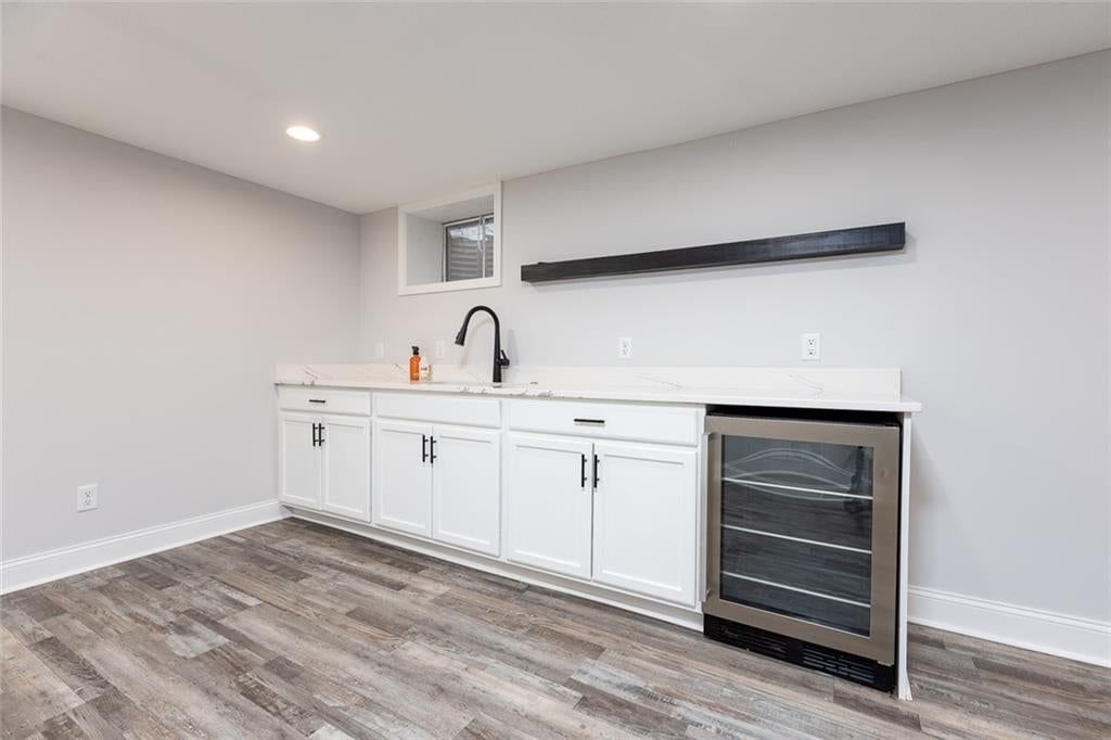 Photo 29 of 50 - 9738 Howe Drive, Overland Park, KS 66206