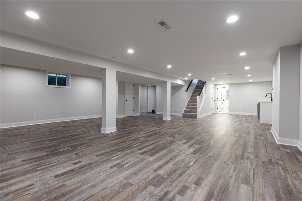 Photo 31 of 50 - 9738 Howe Drive, Overland Park, KS 66206