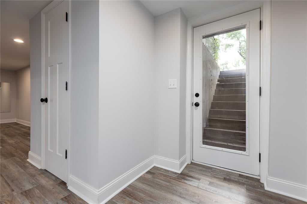 Photo 33 of 50 - 9738 Howe Drive, Overland Park, KS 66206