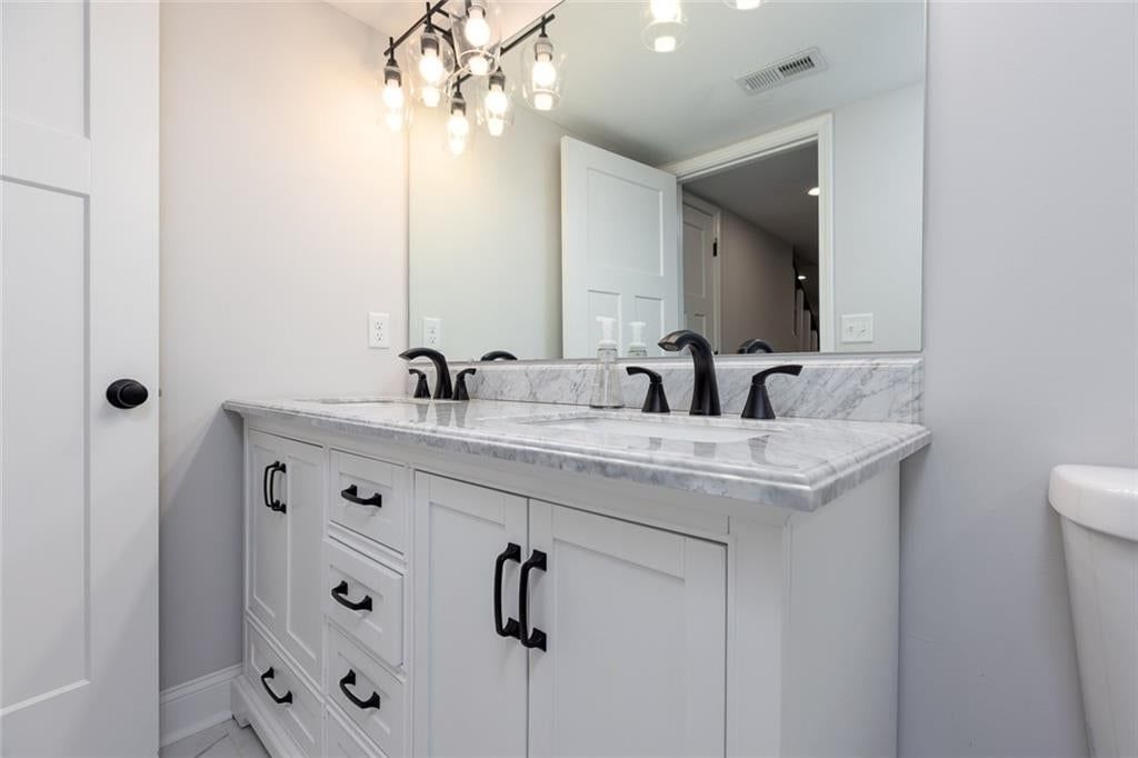 Photo 34 of 50 - 9738 Howe Drive, Overland Park, KS 66206