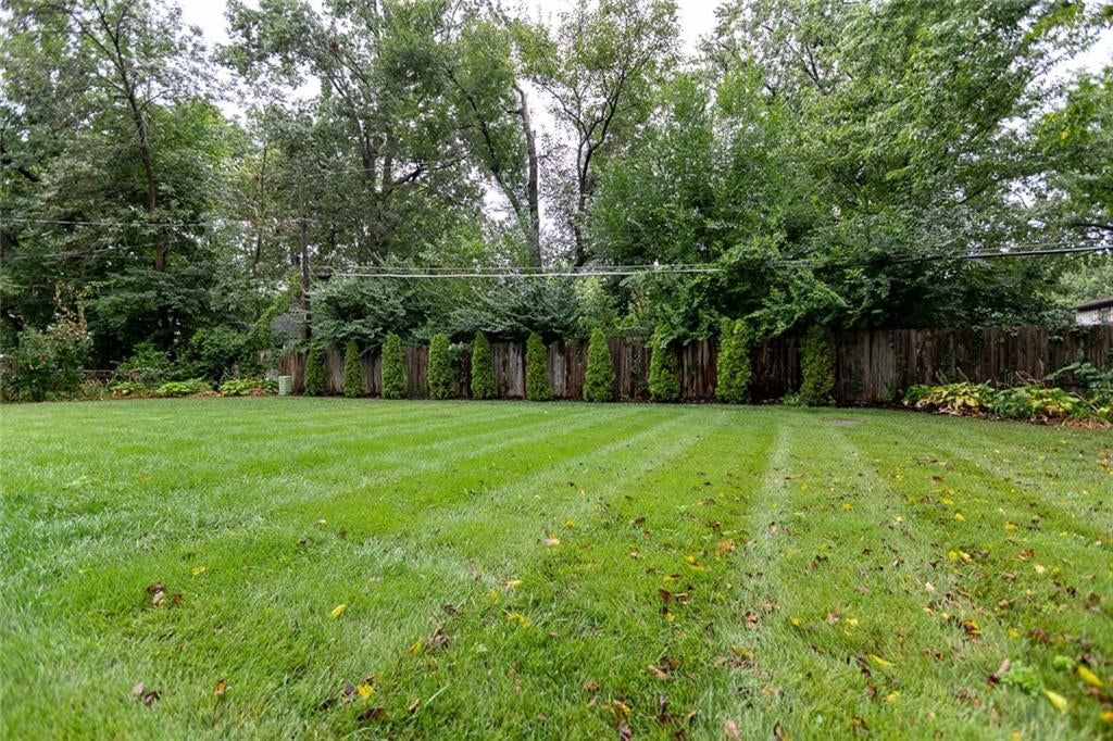 Photo 40 of 50 - 9738 Howe Drive, Overland Park, KS 66206