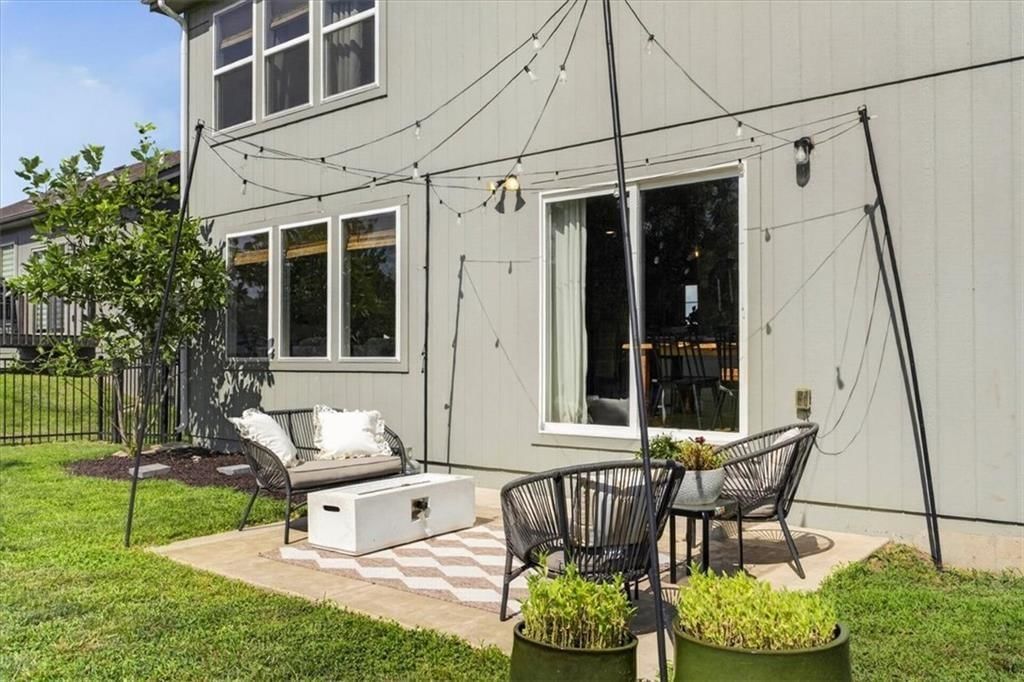 8905 SW 8th Street — photo 33
