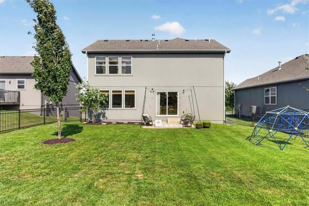 8905 SW 8th Street — photo 35
