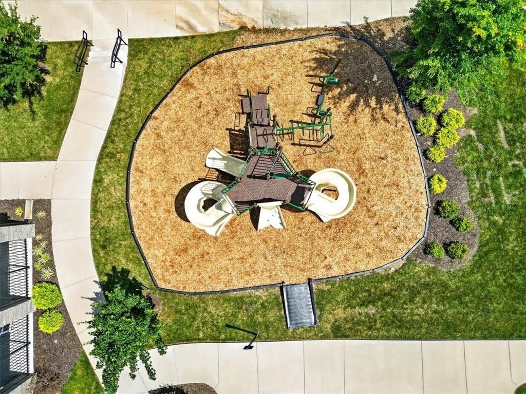 8905 SW 8th Street — photo 37