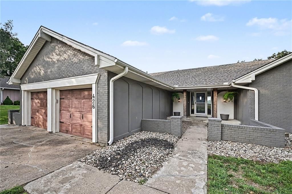 426 N Winnebago Drive — photo 5