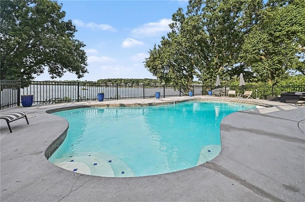 426 N Winnebago Drive — photo 28