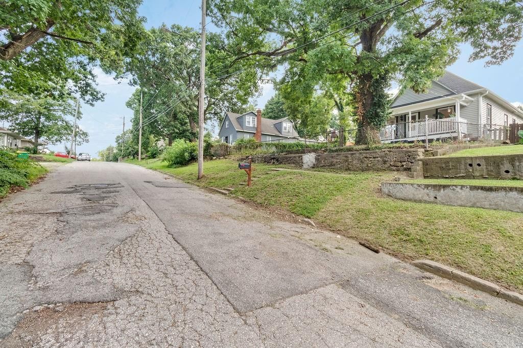 2236 S Ferree Street — photo 34