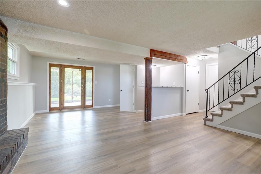11015 Crooked Road — photo 25