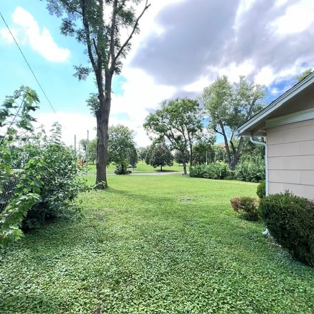 8249 Ward Parkway — photo 22