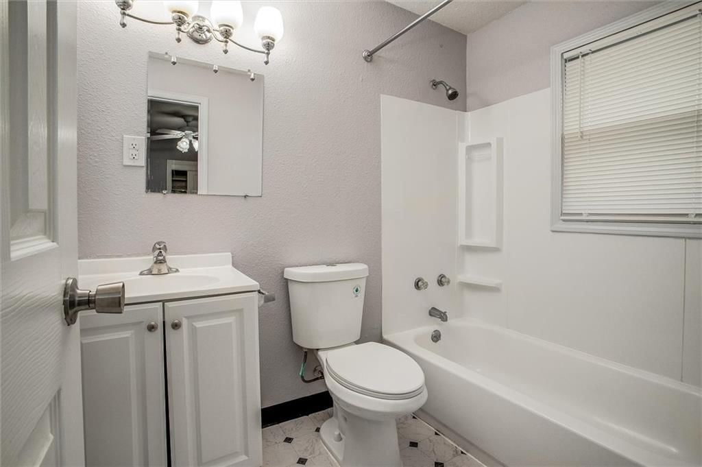 8249 Ward Parkway — photo 25