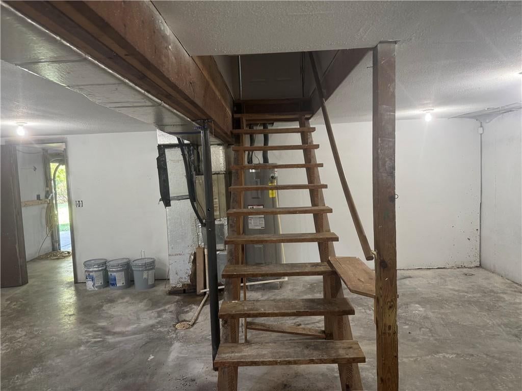 818 S High Street — photo 26