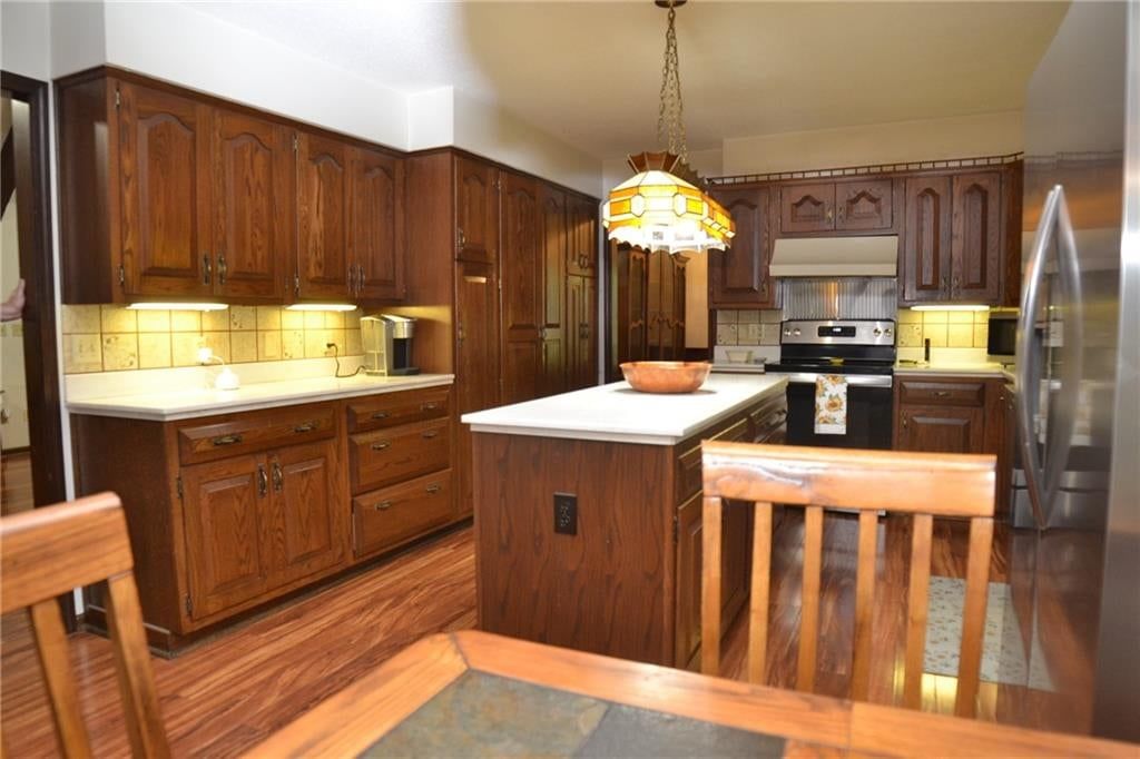 8001 N Lydia Avenue — photo 10