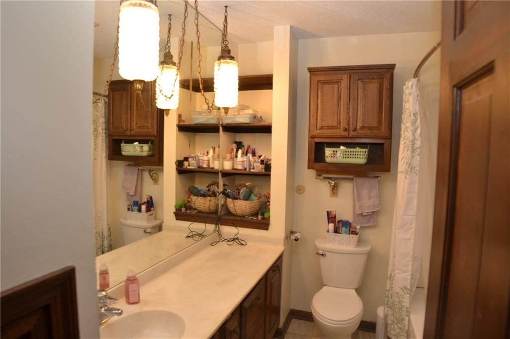 8001 N Lydia Avenue — photo 12