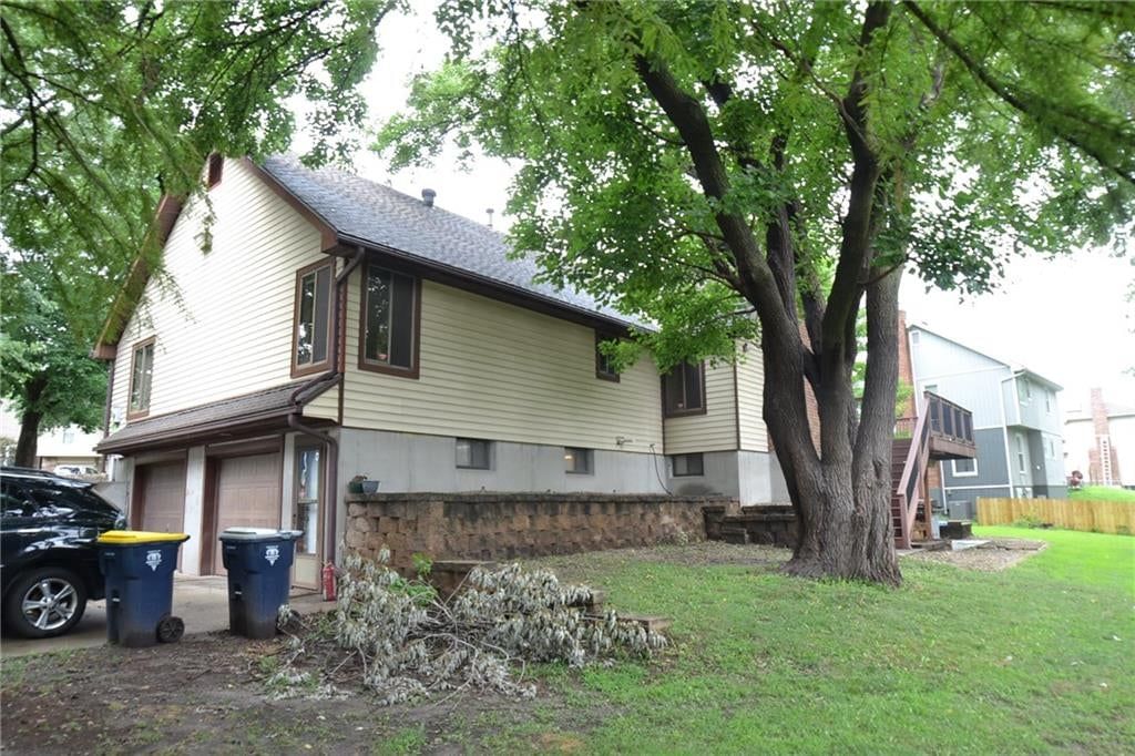 8001 N Lydia Avenue — photo 58