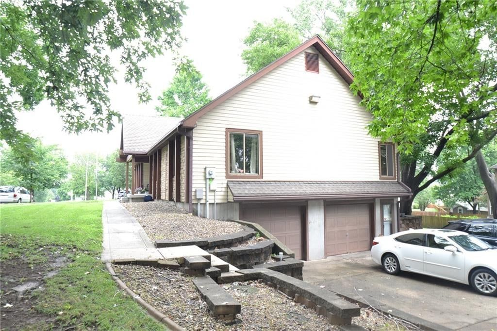 8001 N Lydia Avenue — photo 60