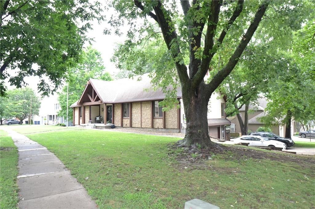 8001 N Lydia Avenue — photo 61