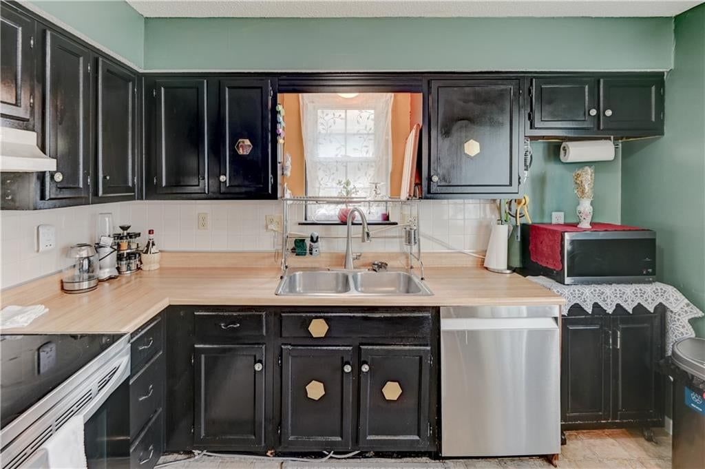 2400 NW 84th Terrace — photo 10