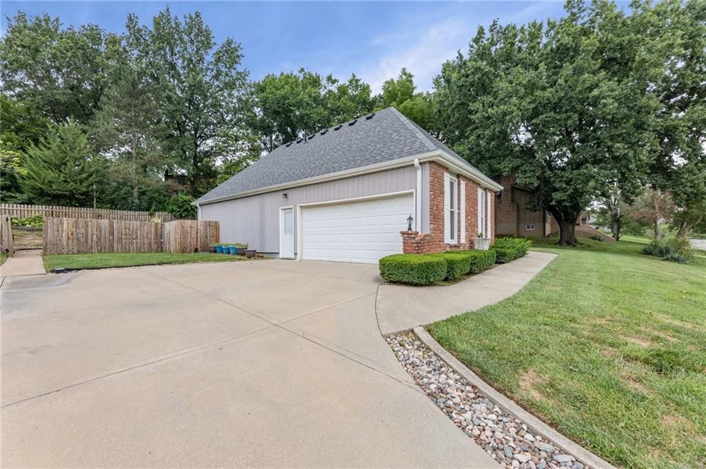5204 Stearns Street — photo 3