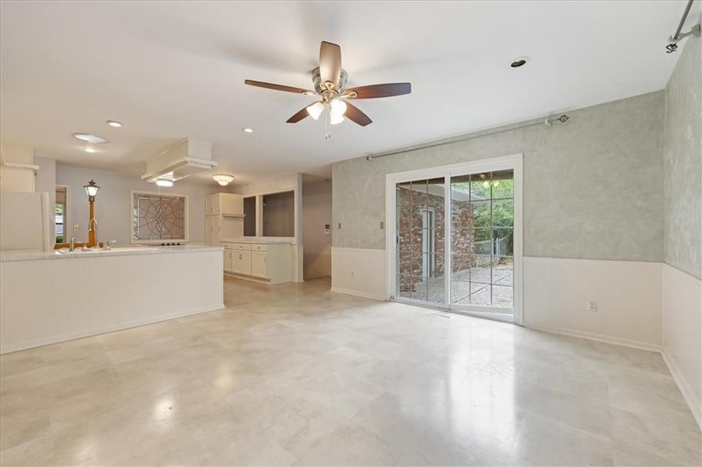 5317 Lucille Lane — photo 8
