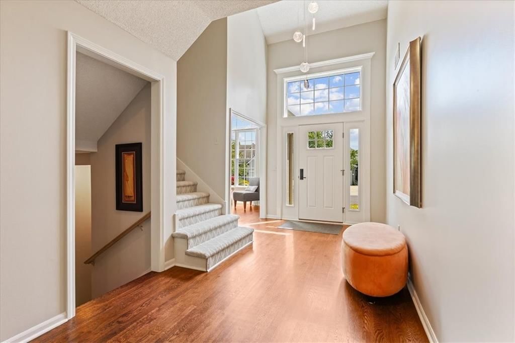 Photo 6 of 37 - 5124 W 159TH Terrace, Overland Park, KS 66085