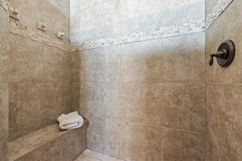 Photo 22 of 37 - 5124 W 159TH Terrace, Overland Park, KS 66085