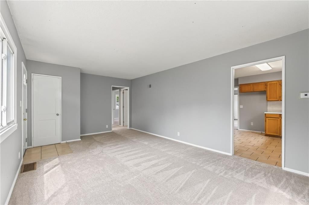 2412 NE 59th Terrace — photo 3