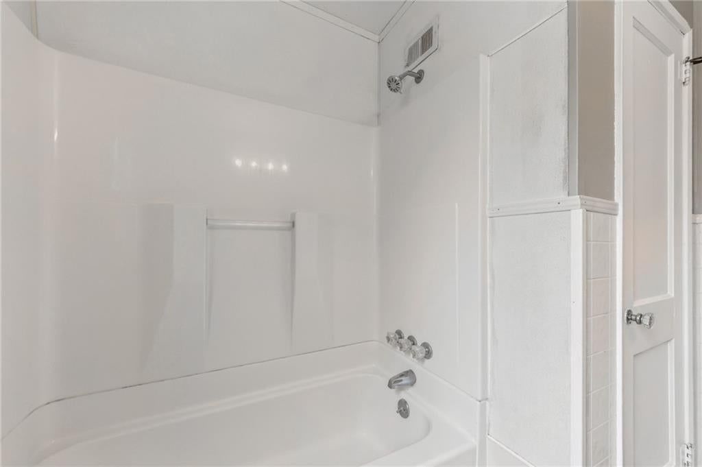 2412 NE 59th Terrace — photo 7