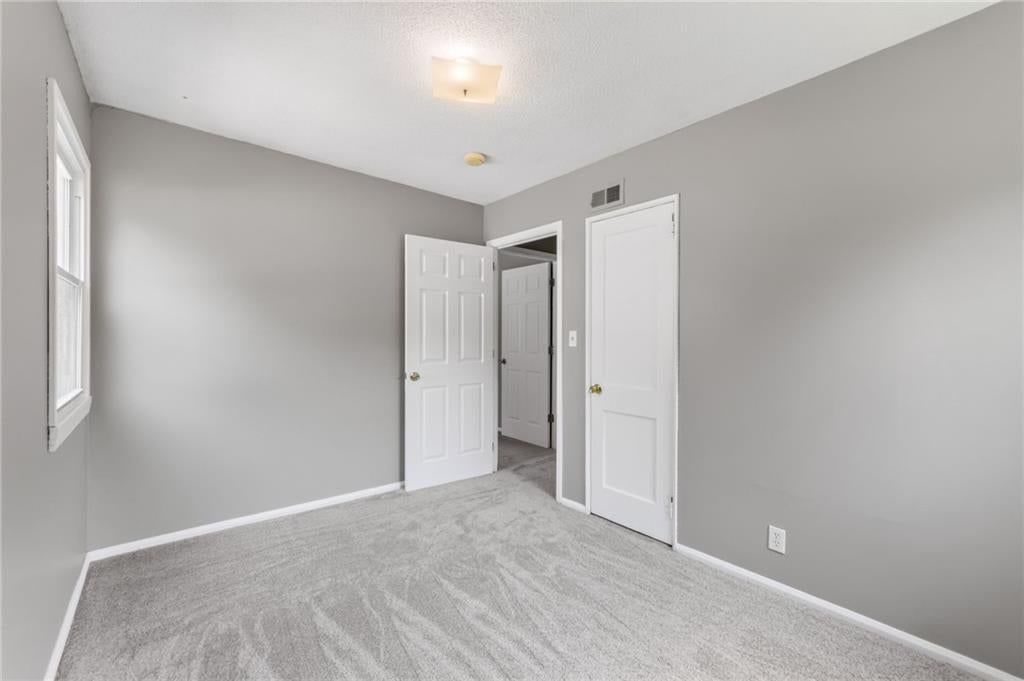 2412 NE 59th Terrace — photo 8