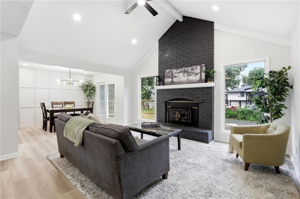 408 NW MOORE Street — photo 9