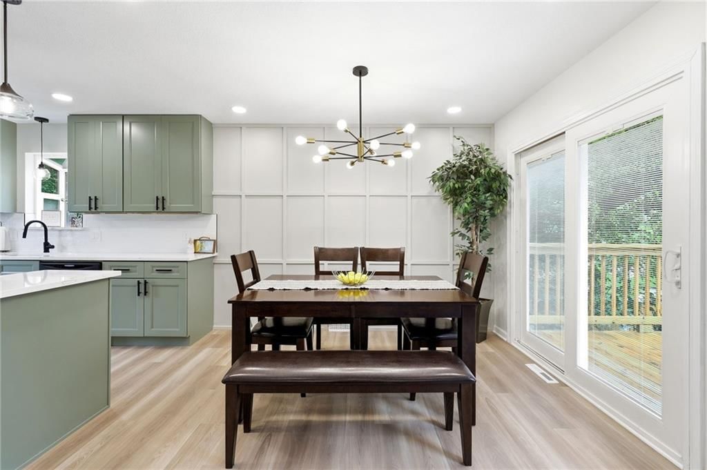 408 NW MOORE Street — photo 13