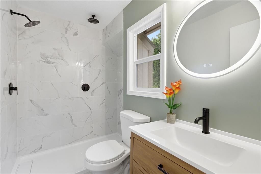 408 NW MOORE Street — photo 31