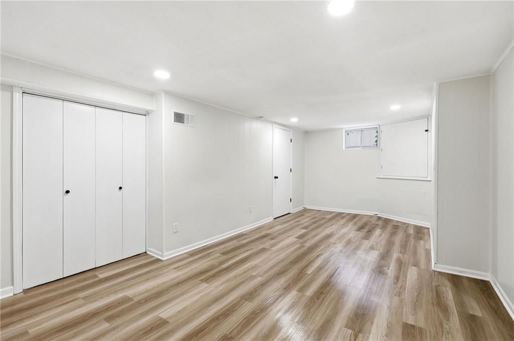 408 NW MOORE Street — photo 32
