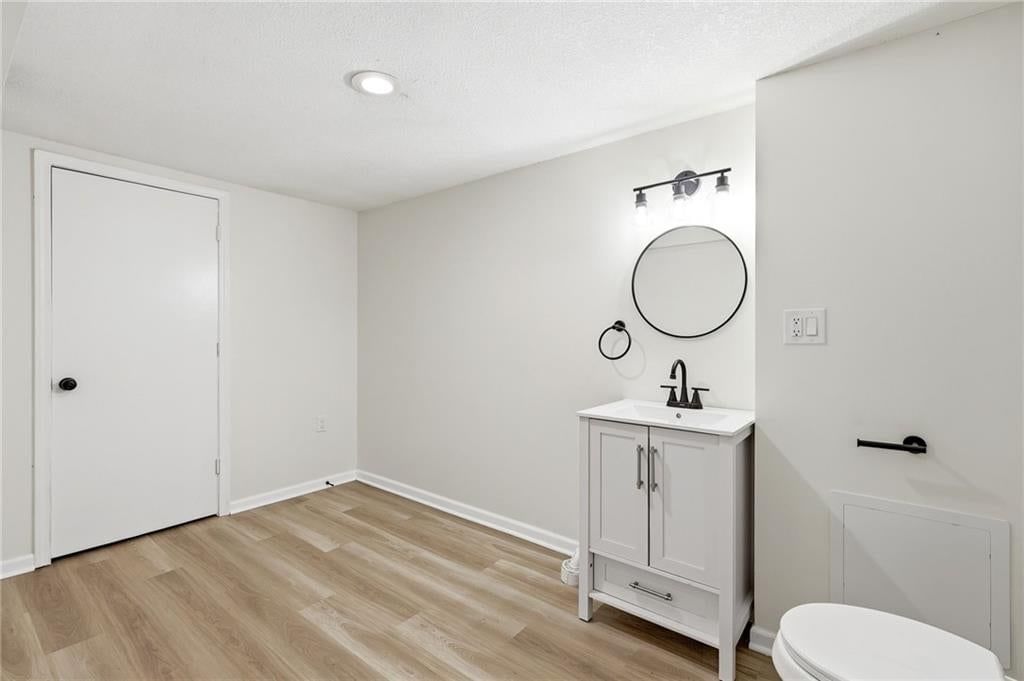 408 NW MOORE Street — photo 34