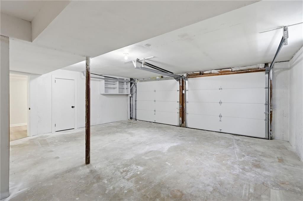 408 NW MOORE Street — photo 35