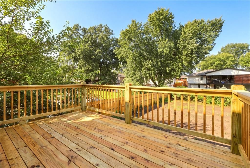 408 NW MOORE Street — photo 38