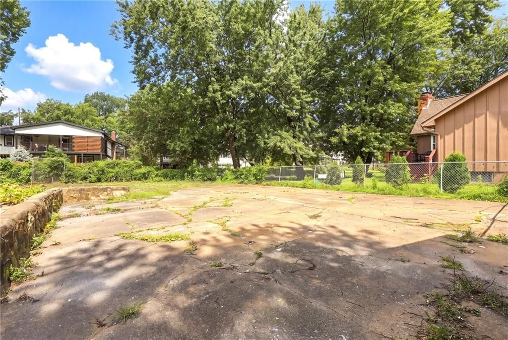 408 NW MOORE Street — photo 40