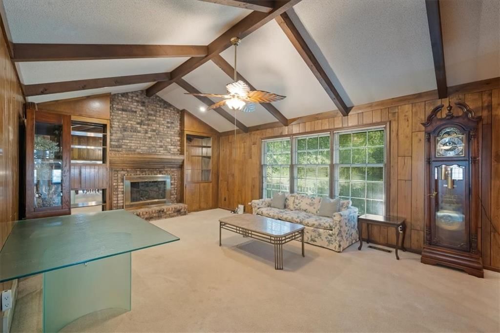 Photo 6 of 31 - 6303 W 108 Terrace, Overland Park, KS 66211