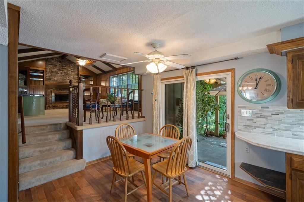 Photo 11 of 31 - 6303 W 108 Terrace, Overland Park, KS 66211