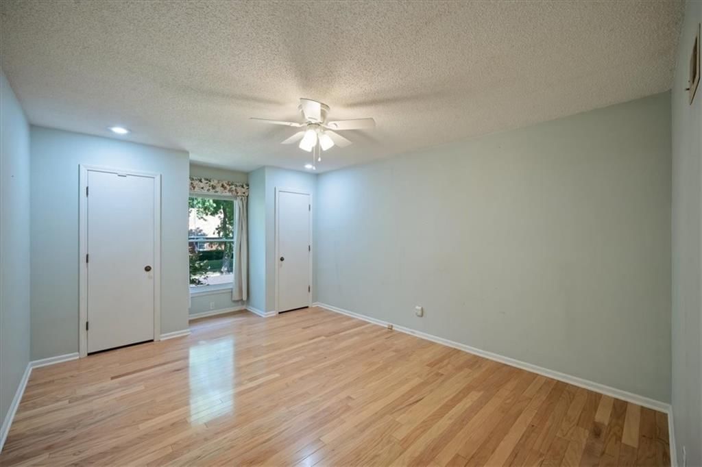 Photo 20 of 31 - 6303 W 108 Terrace, Overland Park, KS 66211