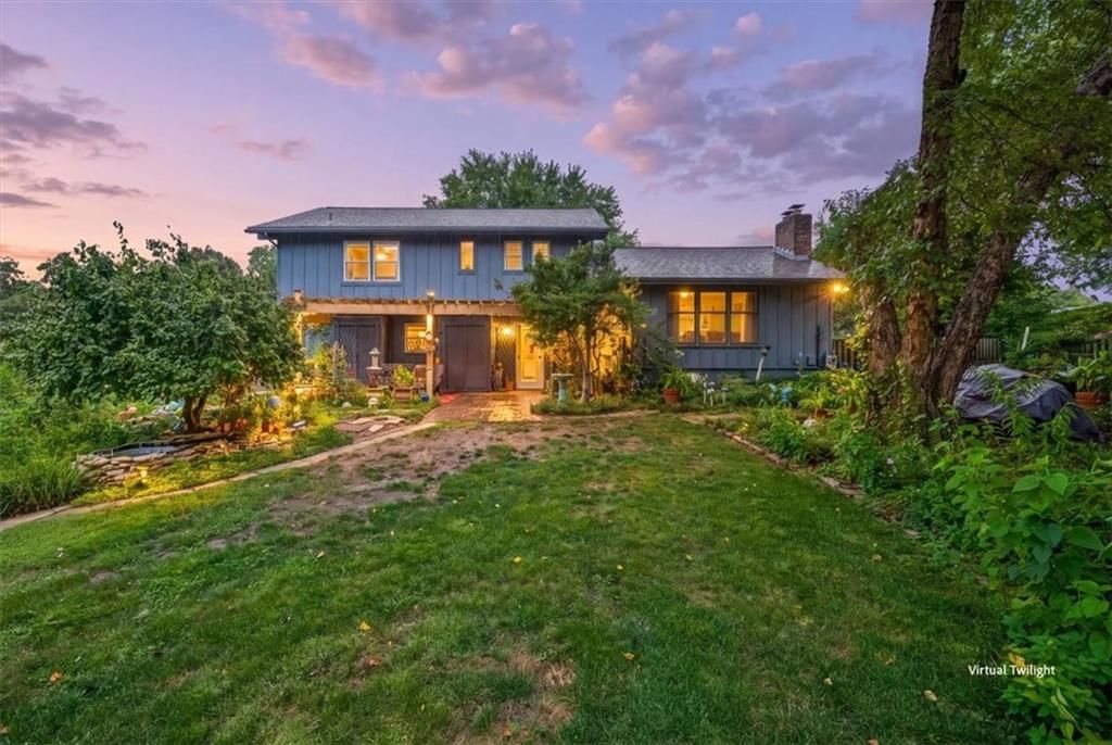 Photo 22 of 31 - 6303 W 108 Terrace, Overland Park, KS 66211