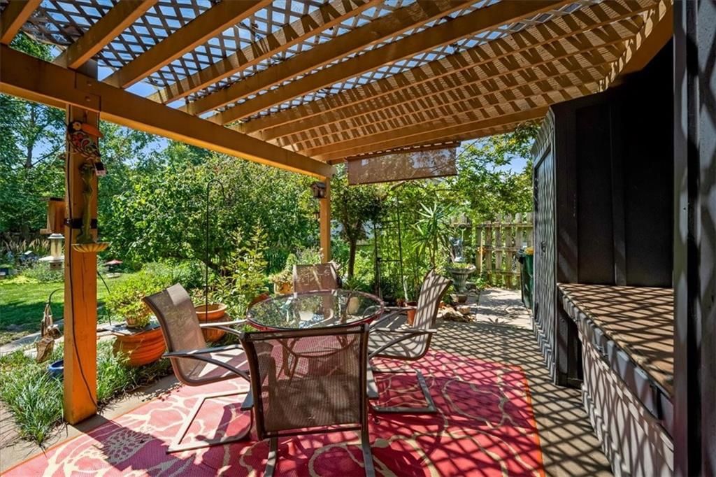 Photo 24 of 31 - 6303 W 108 Terrace, Overland Park, KS 66211