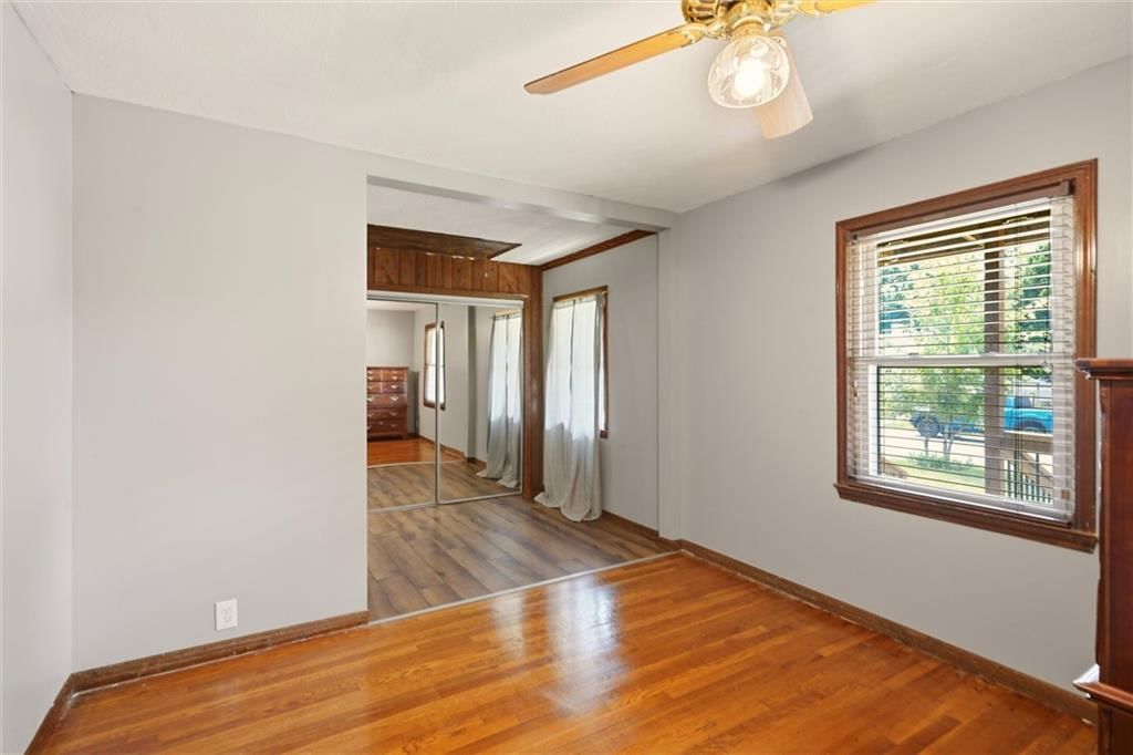 610 W 86th Terrace — photo 20
